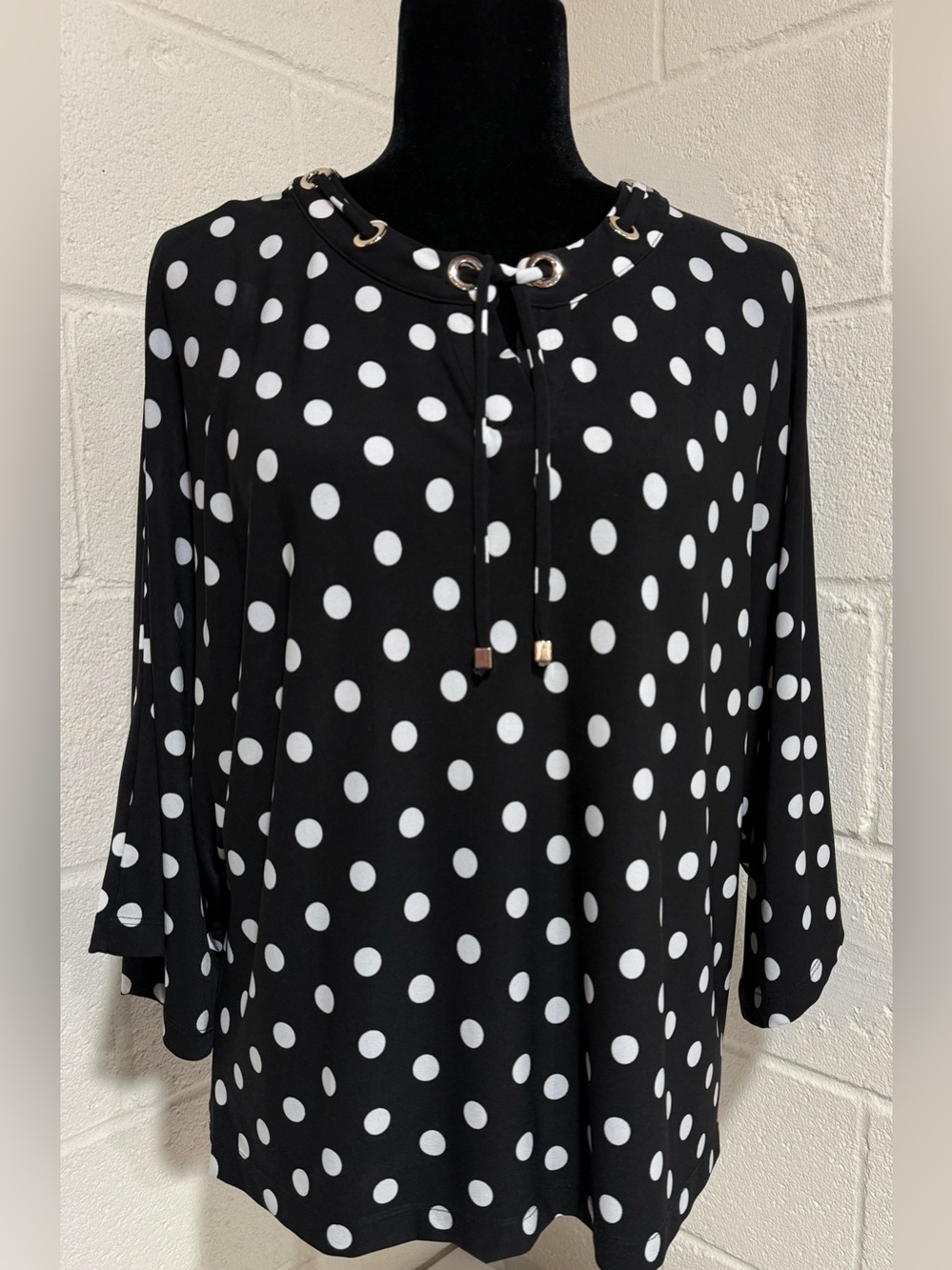 Chico's Black White Polka Dot Grommet Neck 3/4 Bell Sleeve Blouse 1 / M/ (8/10)